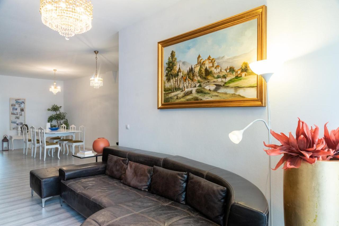 Apartment River House