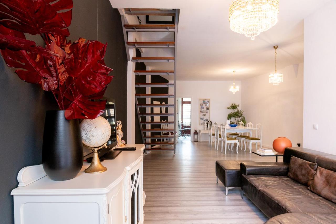 Apartment River House