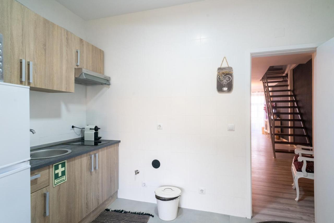 River House Apartment *