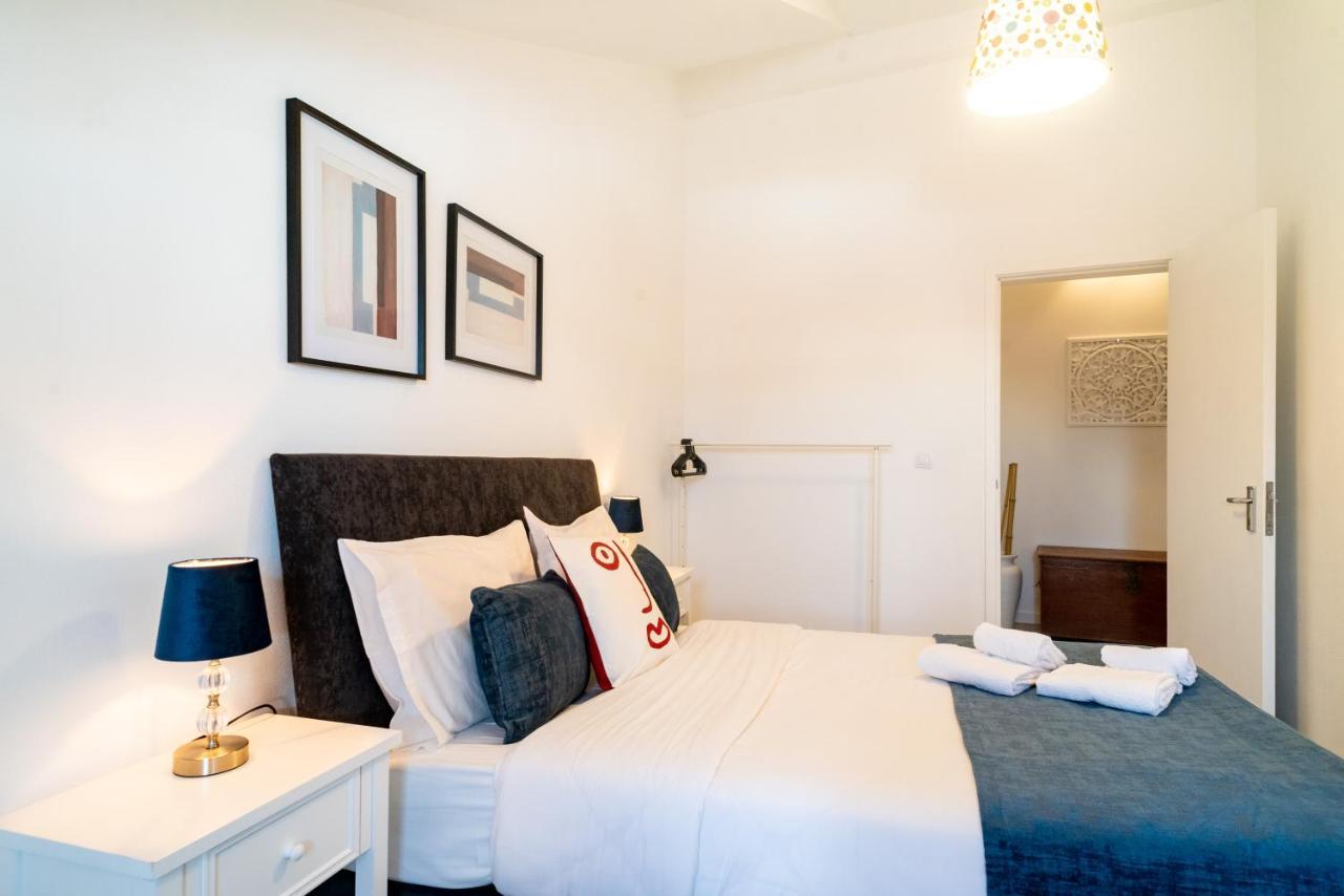 Apartment River House *