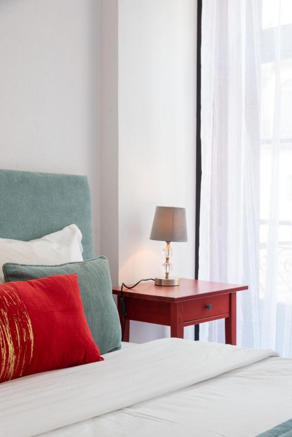 River House Apartment *